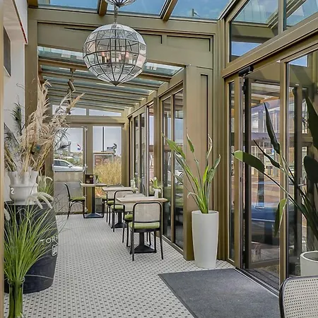 Victoria Hotel