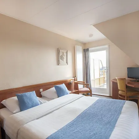 Victoria Hotel 3*