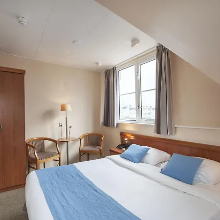 Victoria Hotel 3*