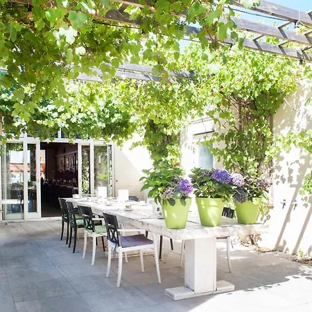 Victoria Hotel 3*